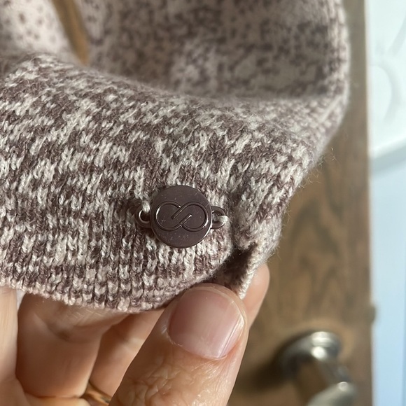 CAlia Pink Cardigan Sweater with hood and pockets - Picture 3 of 8